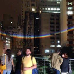 @mayamessina Arco-íris de ponta cabeça apropria-se de prédios em são paulo @mayamessina Arco-íris de ponta cabeça apropria-se de prédios em são paulo